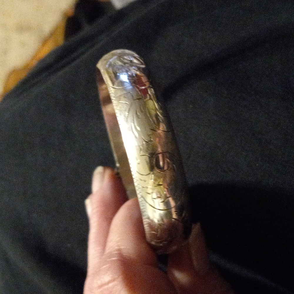 Silver bangle - Picture 4 of 4